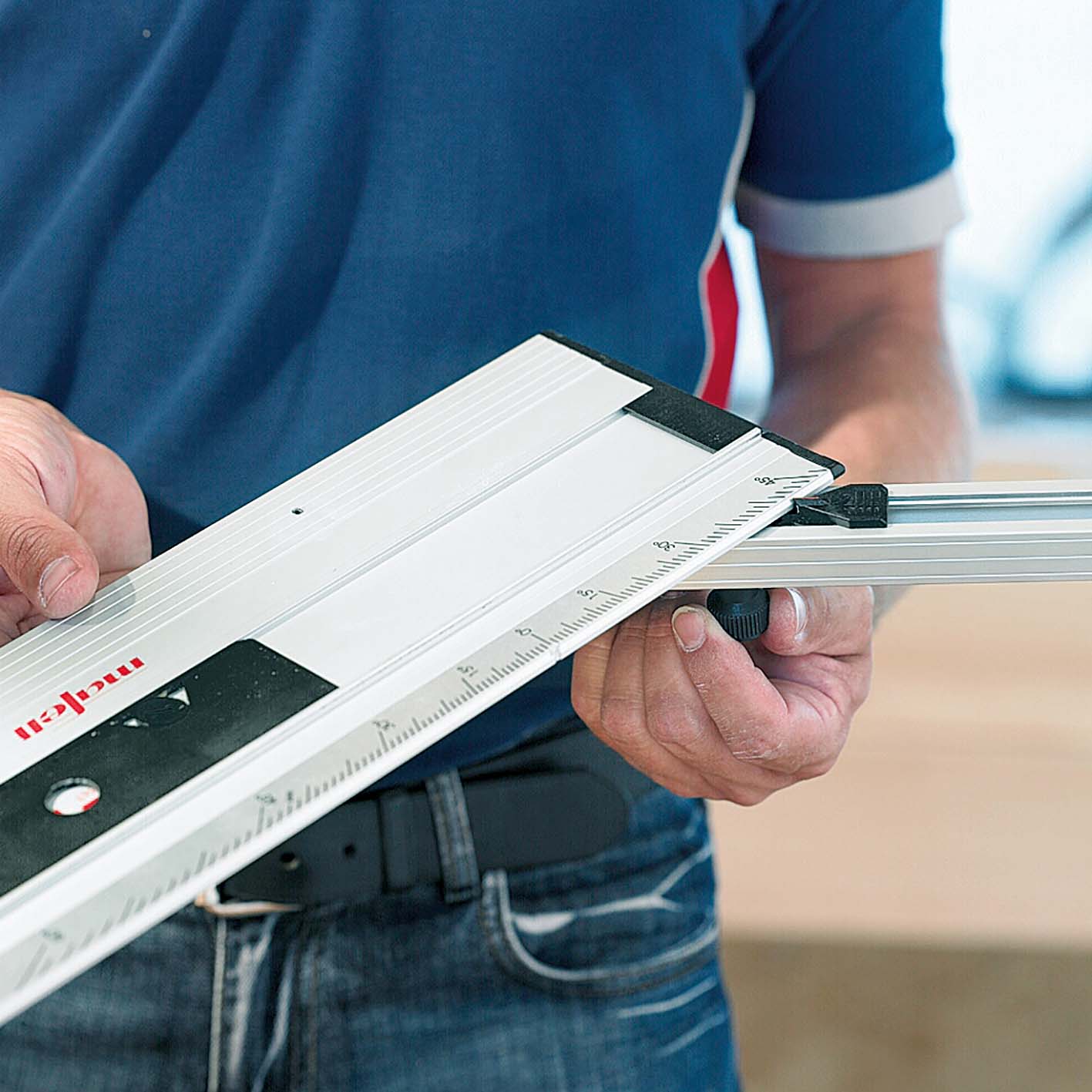 Die für den Winkelanschlag benötigte Gradzahl wird einfach über die große und gut lesbare Skala eingestellt und über die Arretierung fixiert.