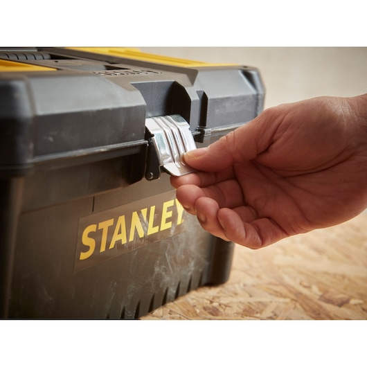 Stanley Essential-Box 16 Metall