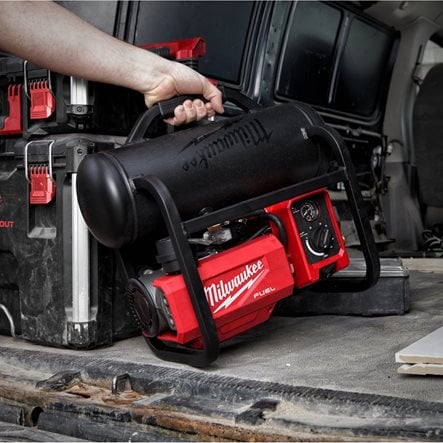 Milwaukee FUEL™ Akku-Kompressor M18 FAC 18V 9,31 bar 48 l/m