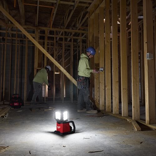 Milwaukee M18™ Akku-Leuchte M18 MDTL 4.500 Lumen TRUEVIEW™