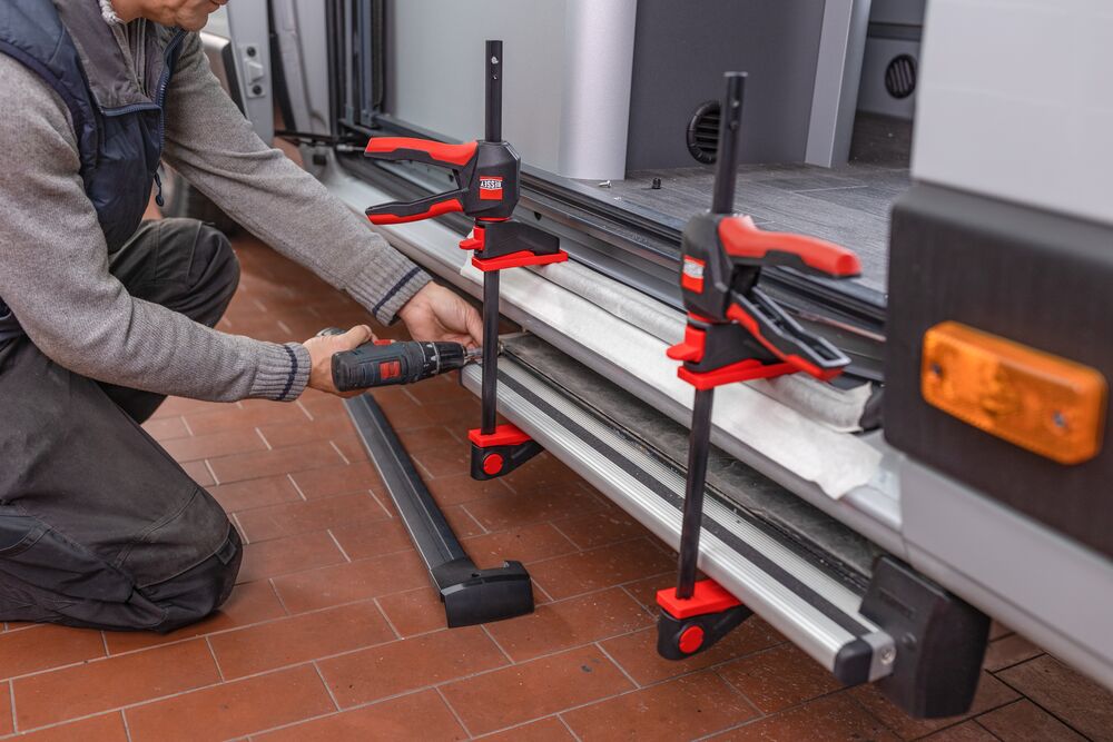 Bessey Einhandzwinge EZ360M-15 mit drehbarem Griff 150mm Spannweite 60mm Ausladung 750N
