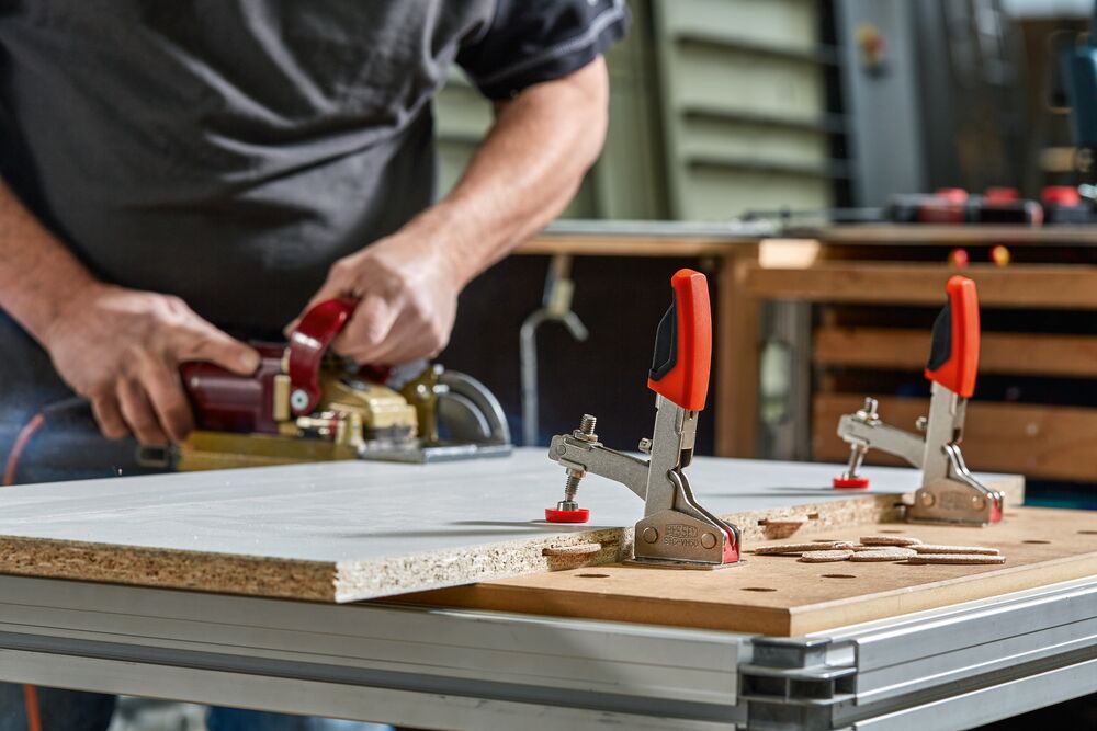 Bessey Senkrechtspanner STC-VH20 mit offenem Arm und waagrechter Grundplatte