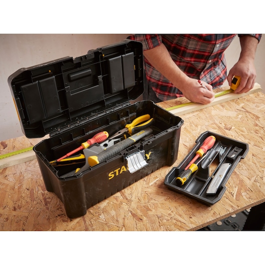 Stanley Essential-Box 16 Metall