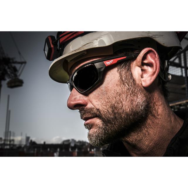 Schutzhelm, Helm, Sonnenbrille, Brillen, Person