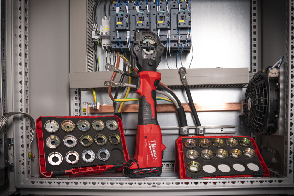Milwaukee M18 ONEHCCT60-0C FORCE LOGIC™ Akku-Presszange 60kN