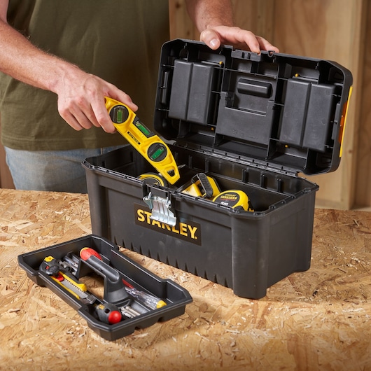 Stanley Essential-Box 16 Metall