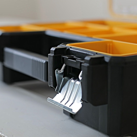 Stanley FATMAX Profi-Organizer 1-97-518 mit 10 Fächern, Metallverschlüssen und wasserdichtem Deckel