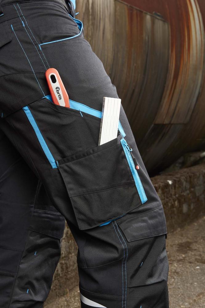 Oberschenkeltasche mit verschiedenen Fächern und Zollstocktasche