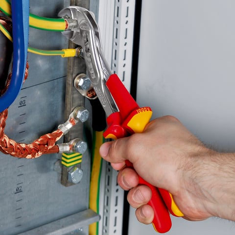 Knipex Alligator® Wasserpumpenzange 88 06 250 verchromt isoliert mit Mehrkomponenten-Hüllen, VDE-geprüft 250 mm
