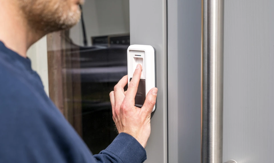 Abus HOMETEC PRO BLUETOOTH®-FINGERSCANNER CFS3100 W weiß