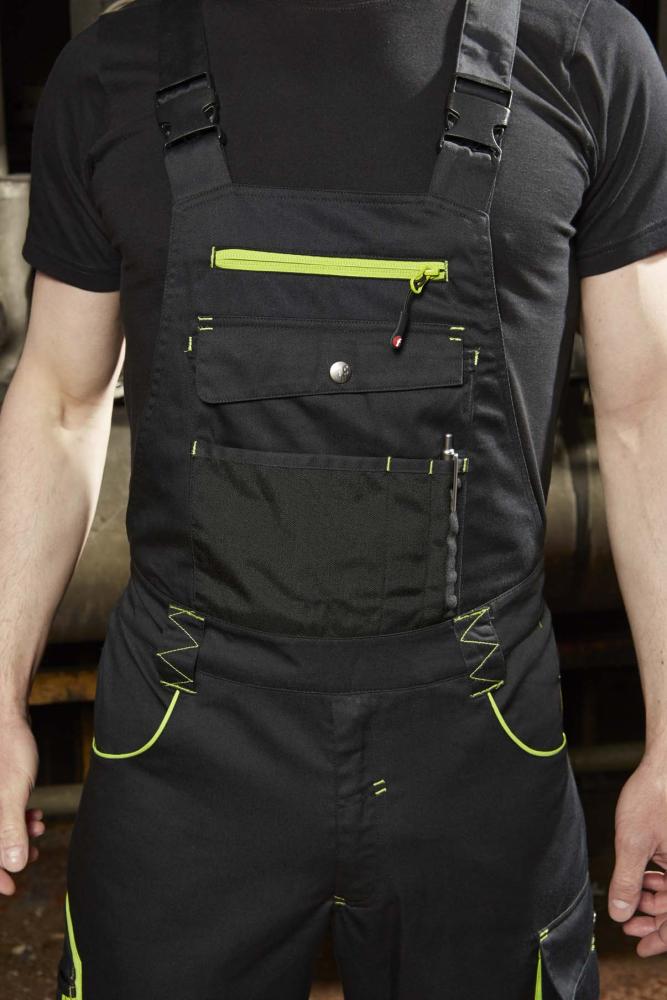 Latz mit verschiedenen Fächern und Stiftetasche