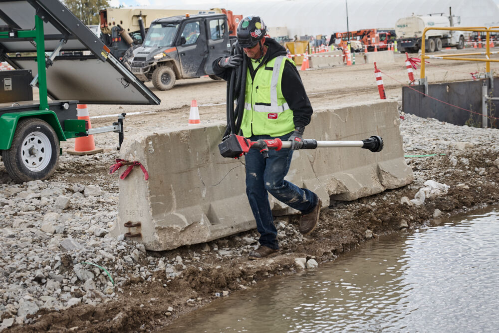 Milwaukee M18™ BLSWP-801 HYDROPASS™ Akku-Tauchpumpe 18V 8,0 Ah