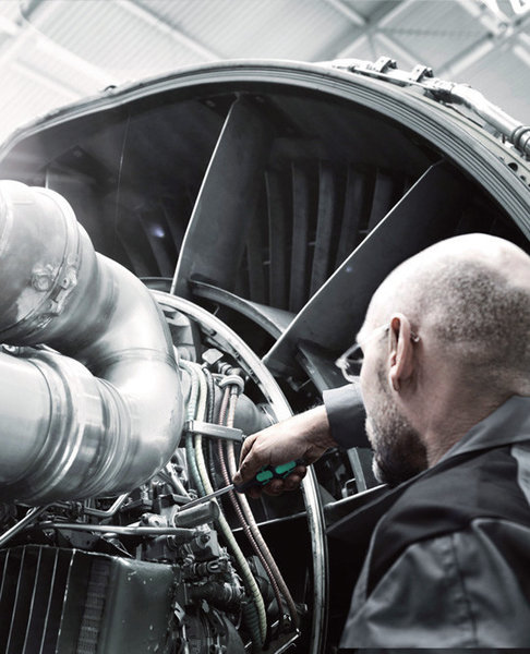 Milieubild, Motor, Erwachsener, Mann, Person