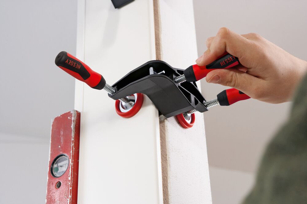 Bessey Türfutter-Richtzwinge TFM-2K 70mm Ausladung 35mm Verstellweg