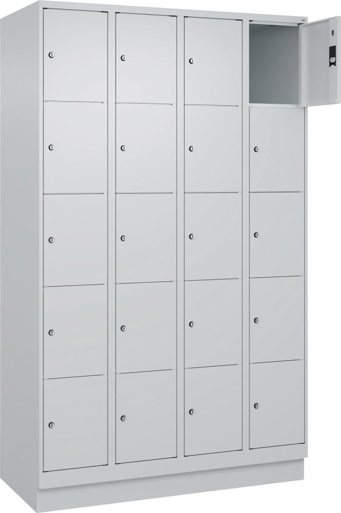 CP Fächerschrank CLASSIC B1200xT500xH1950 mm RAL 7035/7035, 4x5 Fächermit 100 mm hohem Sockel