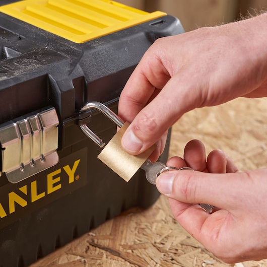 Stanley Essential-Box 16 Metall