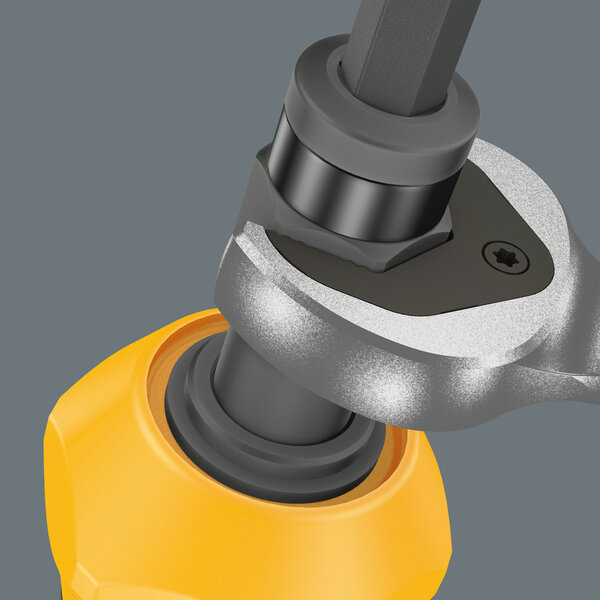 Higher power transmission when the impact wrench function is deactivated