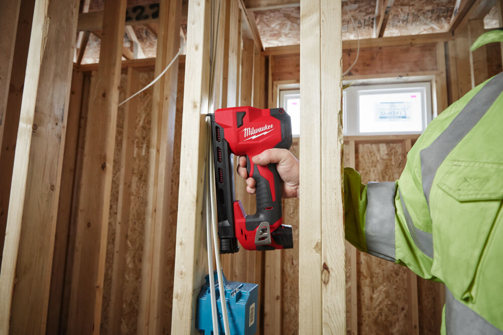 Milwaukee M12 BCST-0 Akku-Kabeltacker 12V Li-Ion ohne Akku