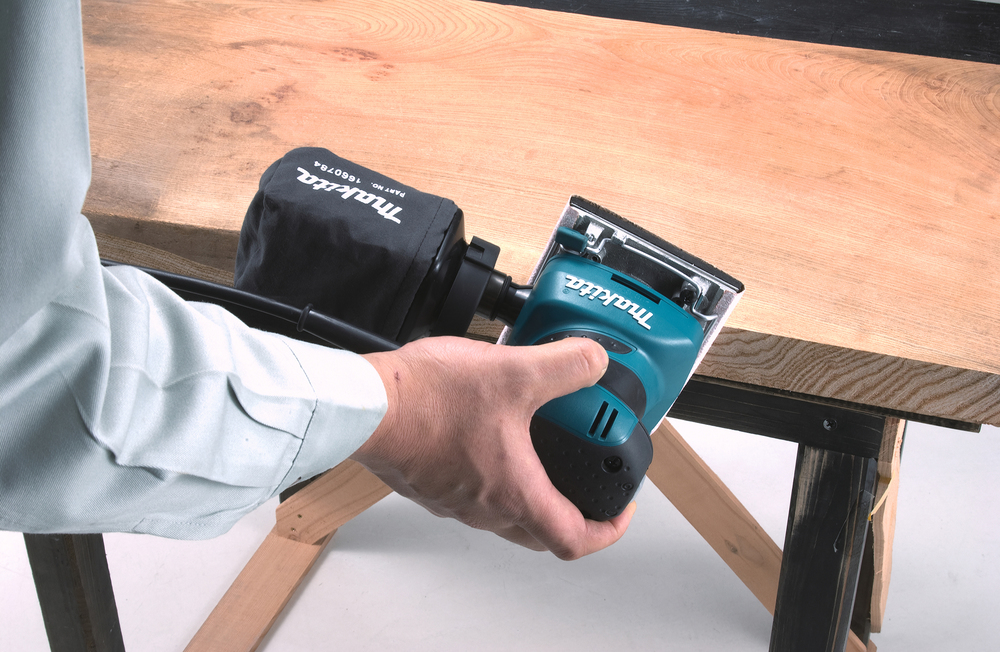 Makita Faust-Schwingschleifer BO4558J 200W 14.000 min⁻¹ 112x102mm Schleifplatte MAKPAC