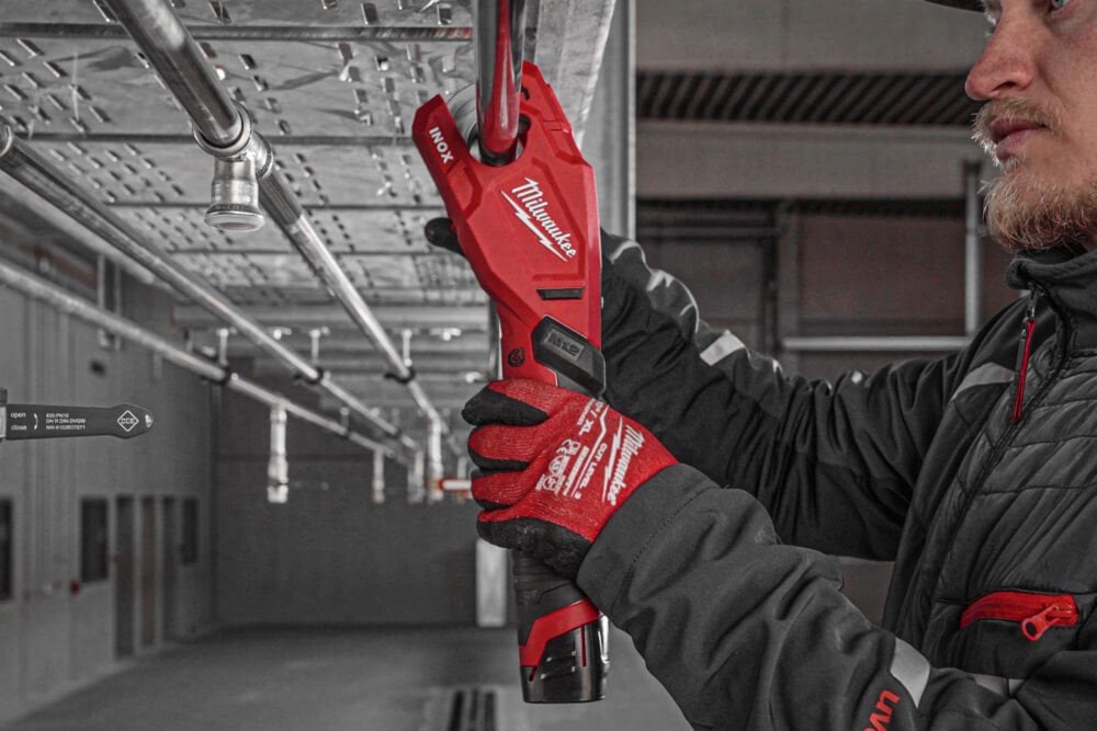 Milwaukee M12™ Akku Edelstahl-Rohrabschneider M12PCSS-202C