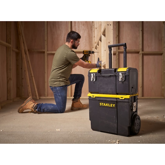 Stanley 3-in-1 Mobiles Workcenter 1-70-326 mit 7-Zoll-Rädern und Teleskopgriff