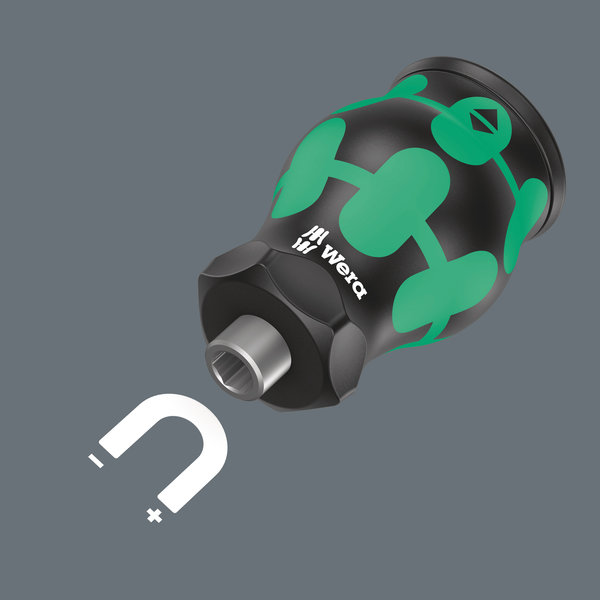Bit holder with magnet