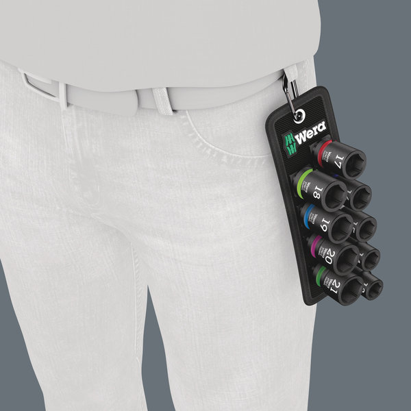 Comes with convenient  snap hook