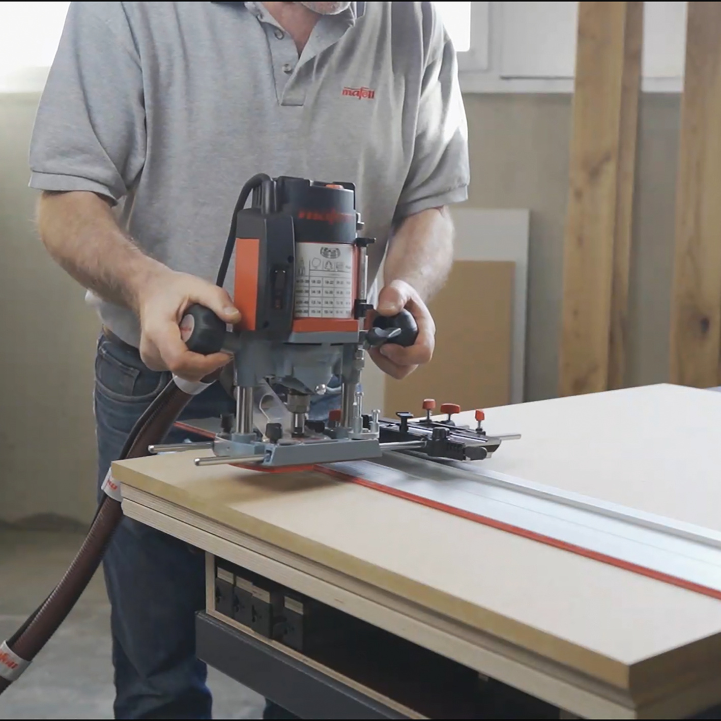 Führungsschienenadapter: Passend für die Mafell Führungsschiene F und andere Fabrikate. Anwendungsbild