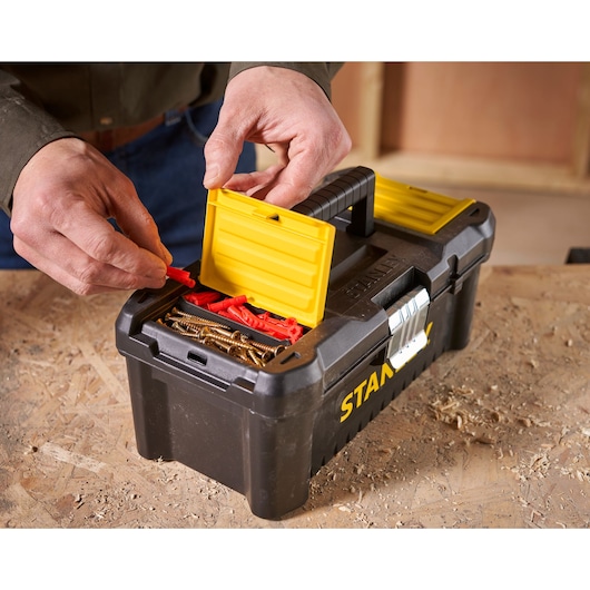 Stanley Kunststoffbox Essential STST1-75515 12,5 Zoll mit Organizern und Metallschließen
