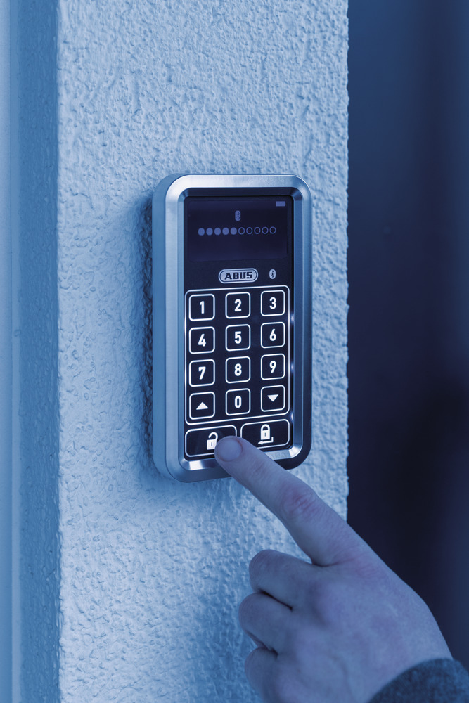 Milieubild Hochkant 01 | Anwendungsbeispiel – HomeTec Pro Bluetooth®-Tastatur