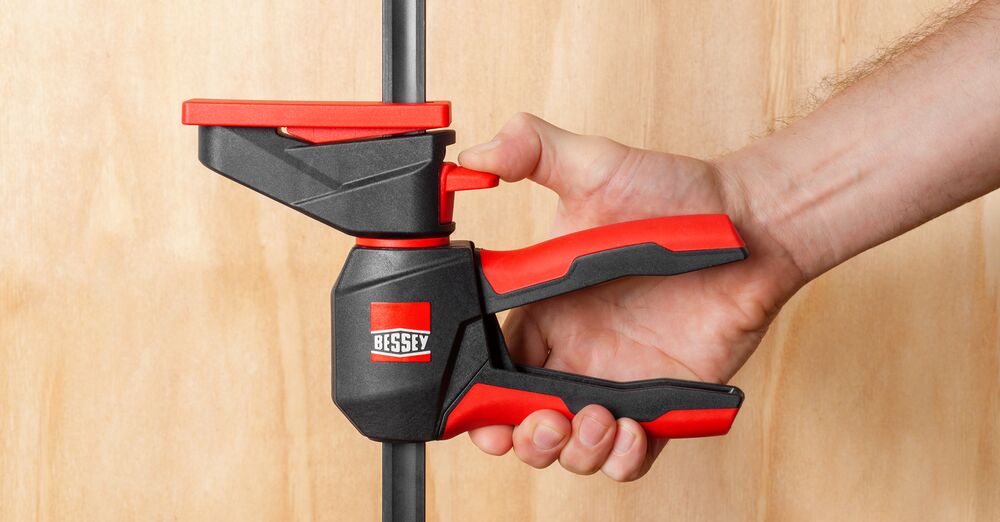 Bessey Einhandzwinge EZ360M-15 mit drehbarem Griff 150mm Spannweite 60mm Ausladung 750N