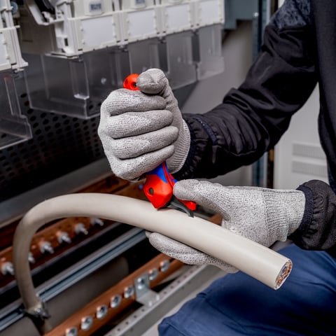 Knipex Abmantelungsmesser 16 50 145 SB mit Gleitschuh und Ratschenfunktion