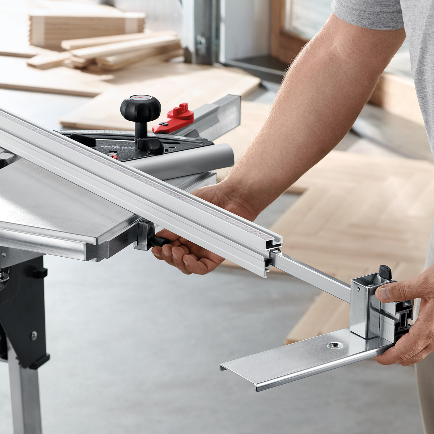 Verlängerung des Längenanschlags auf bis zu 1,8 m. Anwendungsbild