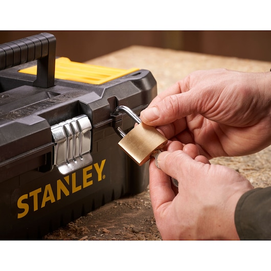 Stanley Kunststoffbox Essential STST1-75515 12,5 Zoll mit Organizern und Metallschließen