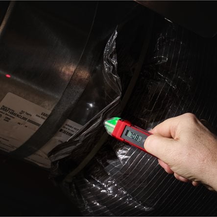Milwaukee Spannungsdetektor mit Laserthermometer 2225-20 12-1000V AC IP54