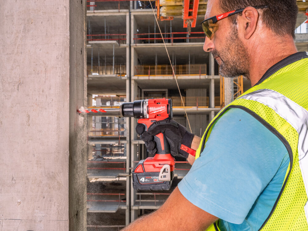 Milwaukee M18™ BLPDRC-422C Kompakter bürstenloser Akku-Schlagbohrschrauber 18V 60.5Nm