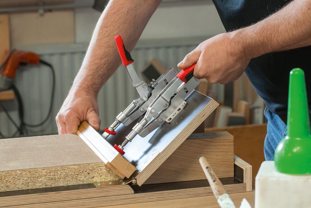 Bessey Schubstangenspanner STC-IHH25 mit waagerechter Grundplatte 35 mm Spannweite 2500 N Spannkraft