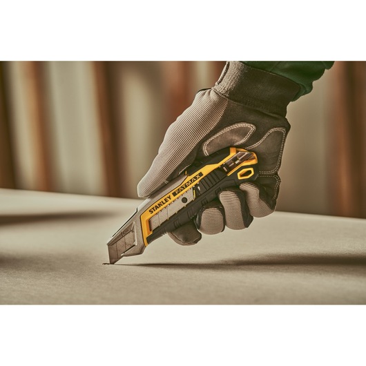Stanley FATMAX Messer FMHT10594-0 mit Abbrechmechanismus 18mm