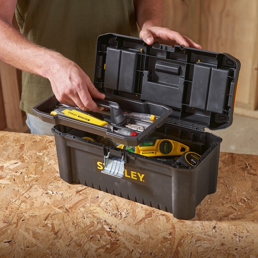 Stanley Essential-Box 16 Metall