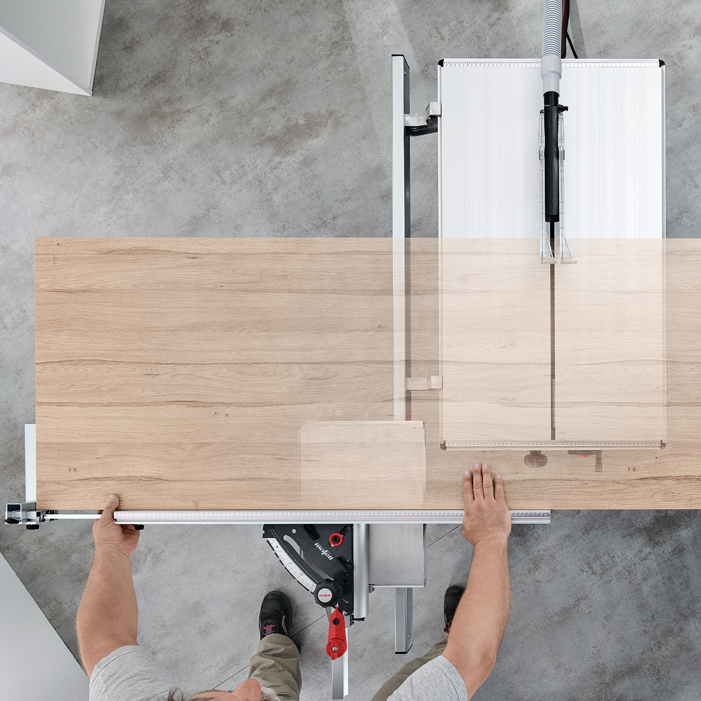 Bei unzureichender Zuglänge der Unterflurzugsäge wird der Schiebeschlitten eingesetzt. Anwendungsbild