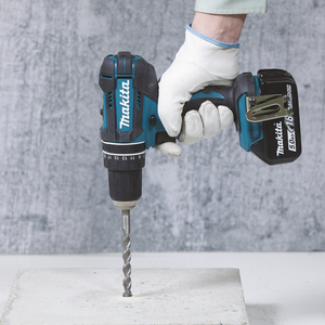 Makita Akku-Schlagbohrschrauber DHP482RFX9 18V 3Ah mit 2 Akkus, Ladegerät und 96-teiligem Zubehör-Set