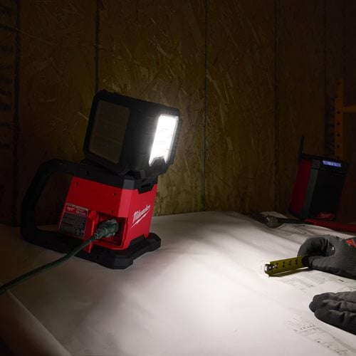 Milwaukee M18™ Akku-Leuchte M18 MDTL 4.500 Lumen TRUEVIEW™