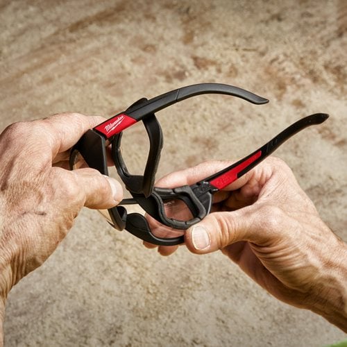 Milwaukee Premium Schutzbrille klar mit Schaumstoffauflage