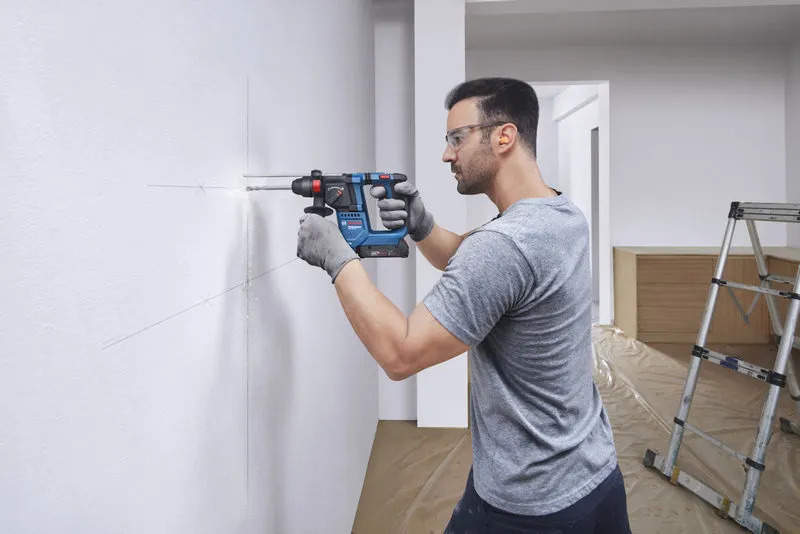 Gerät, Elektrische Bohrmaschine, Werkzeug, Renovierungsarbeiten