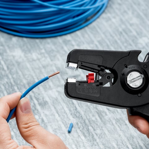 Knipex PreciStrip16® Automatische Abisolierzange 0,08-16 mm² mit Längenanschlag und Kabelschneider