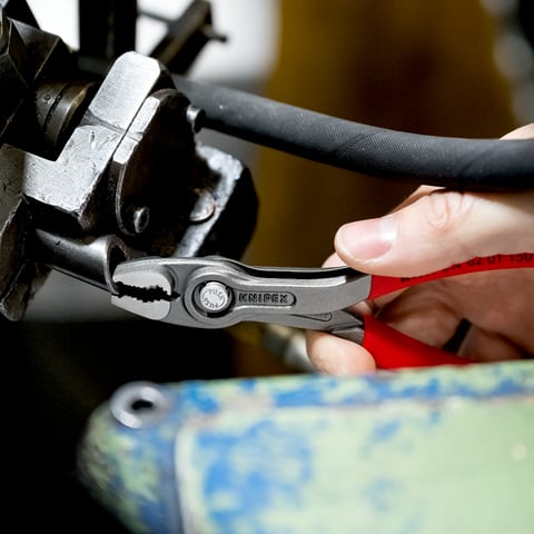 Knipex TwinGrip Front- und Seitengreifzange 82 01 150 mit Comfort-Griffen