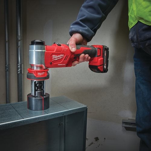 Milwaukee M18™ FORCE LOGIC™ Hydraulische Akku-Lochstanze M18 HKP-201C