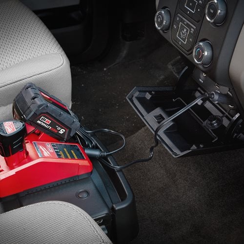 Milwaukee M12-18 AC Auto-Ladegerät
